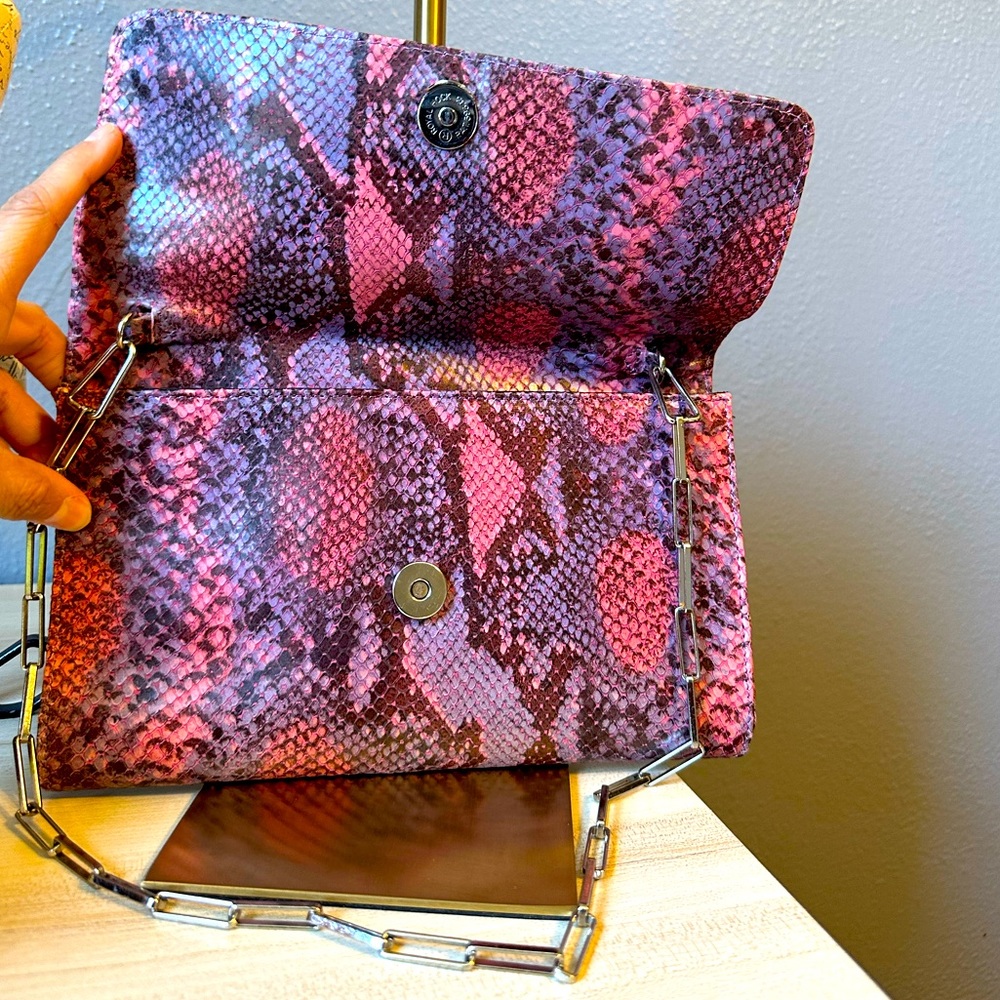 BEBE SNAKESKIN PRINT SHOULDER BAG. - Picture 6 of 8